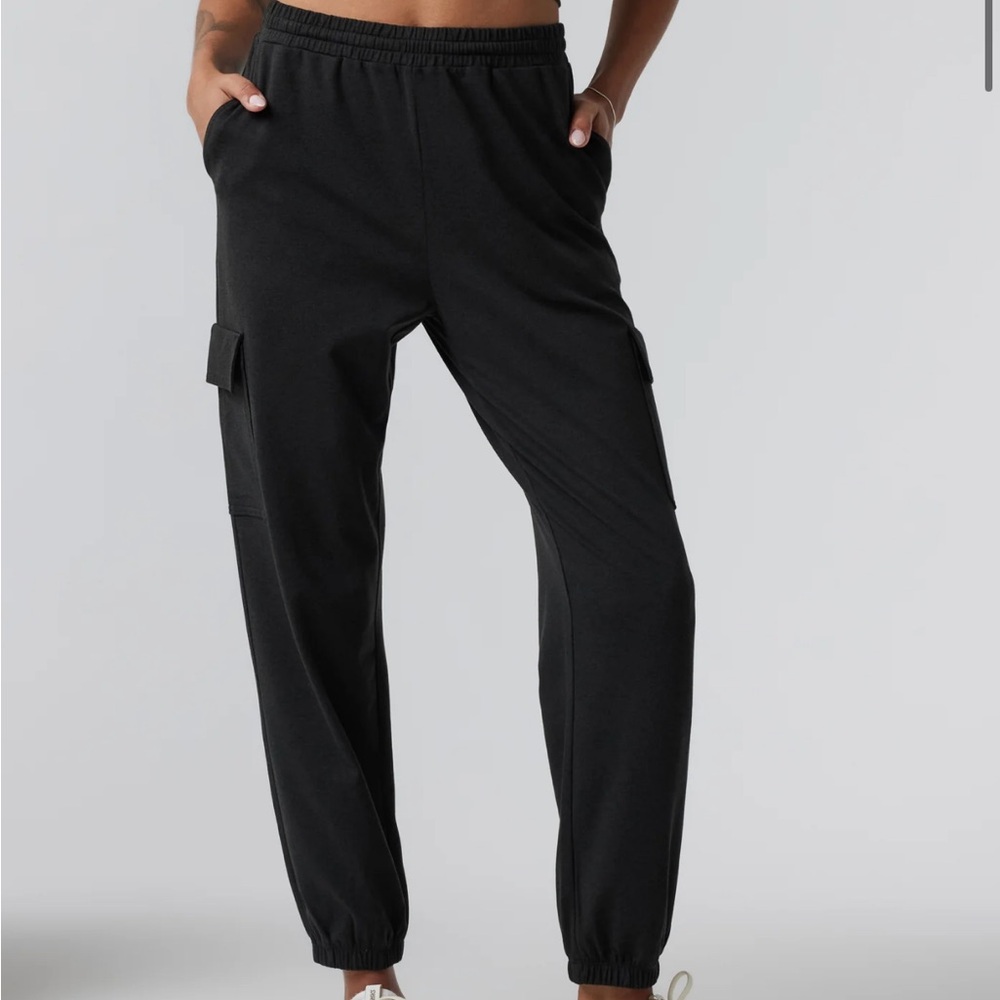 Vuori Boyfriend Cargo Sweatpants